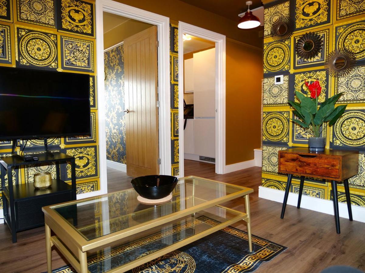 Ultra Deluxe Versace Apartment Near Sheffield Full Sky Tv Rotherham Exterior foto