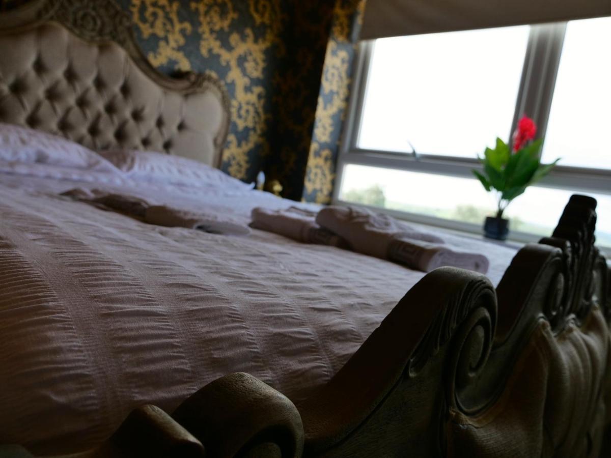 Ultra Deluxe Versace Apartment Near Sheffield Full Sky Tv Rotherham Exterior foto